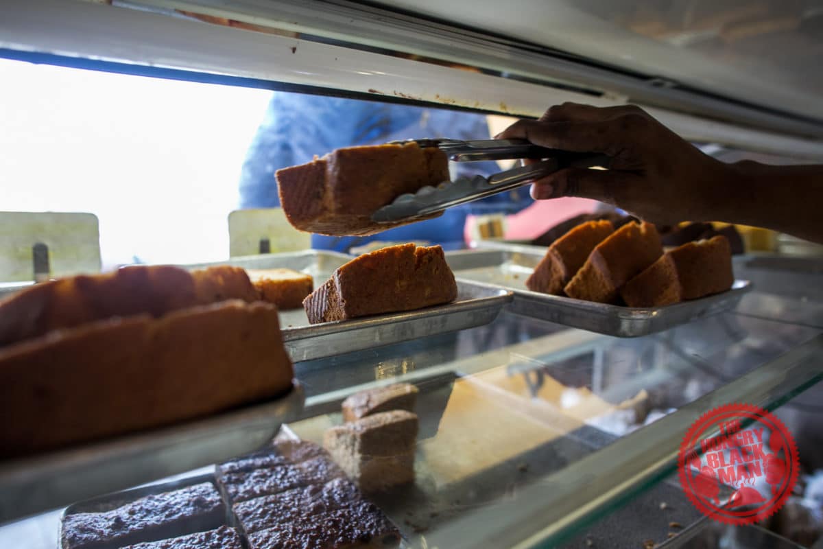 getting-cake-out-of-counter